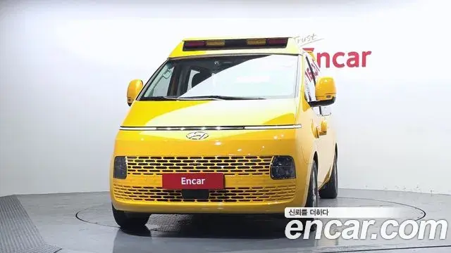 Hyundai Staria 2023 — Фото 3/20