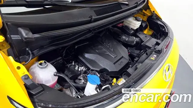 Hyundai Staria 2023 — Фото 6/20