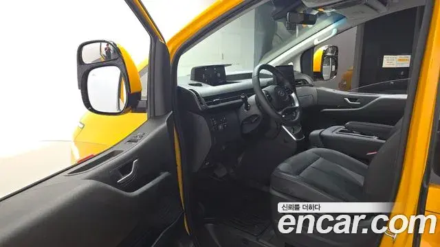 Hyundai Staria 2023 — Фото 10/20