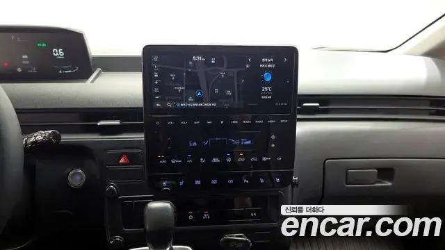 Hyundai Staria 2023 — Фото 15/20