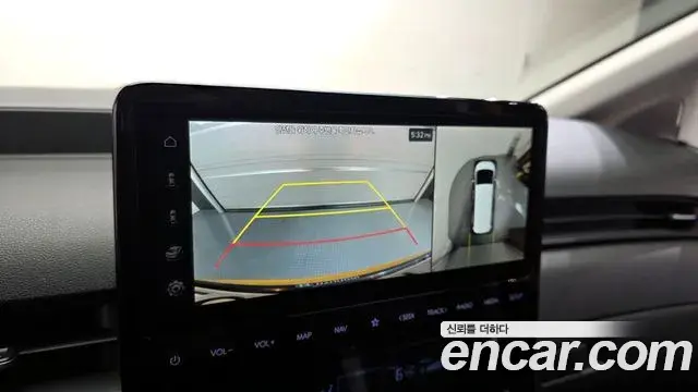 Hyundai Staria 2023 — Фото 16/20