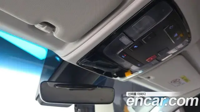 Hyundai Staria 2023 — Фото 18/20
