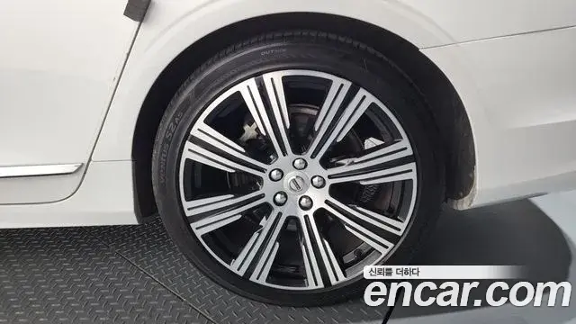 Volvo S90 2021 — ფოტო 14/36