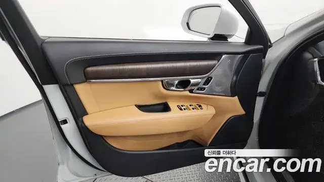 Volvo S90 2021 — ფოტო 33/36