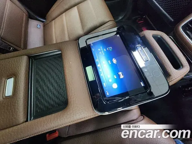 Mercedes-Benz GLS-Class 2025 — Photo 16/20