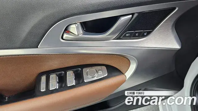Genesis G70 2019 — ფოტო 14/32