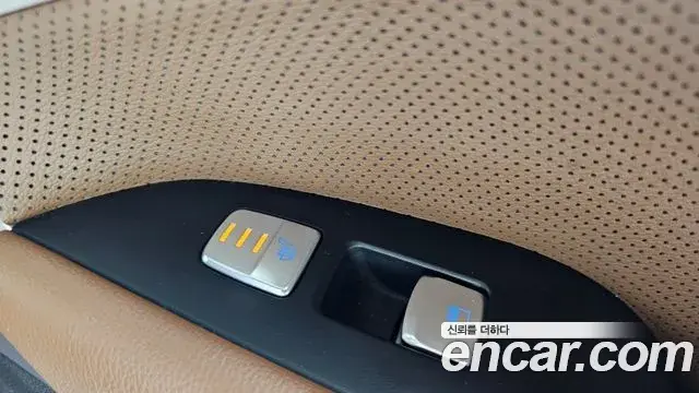 Genesis G70 2019 — ფოტო 16/32
