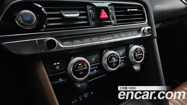 Genesis G70 2019 — ფოტო 22/32