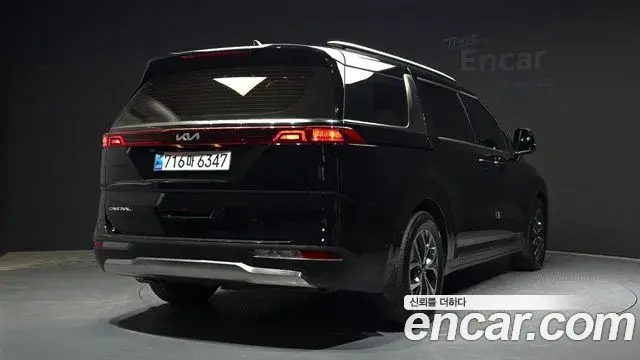 Kia Carnival 2023 — Фото 2/20