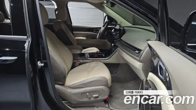 Kia Carnival 2023 — Фото 11/20