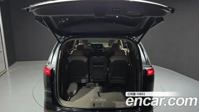 Kia Carnival 2023 — Фото 20/20