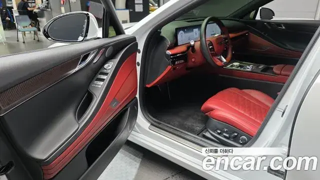 Genesis G80 2024 — Şəkil 10/31