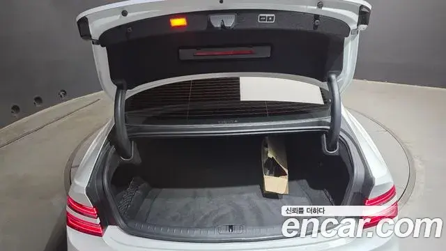 Genesis G80 2024 — Şəkil 17/31