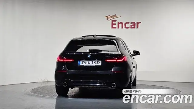 BMW 1 Series 2023 — Şəkil 31/33