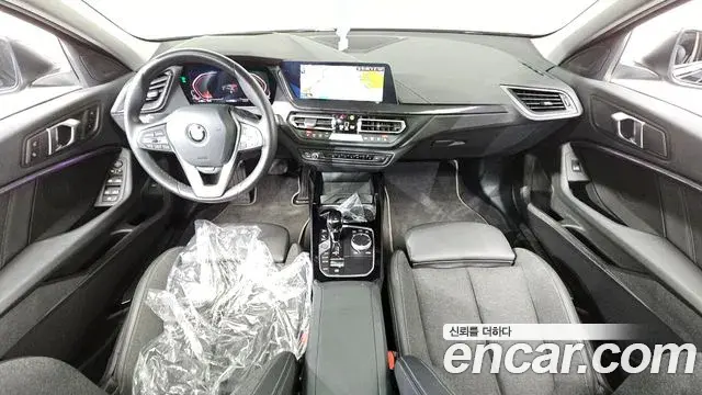 BMW 1 Series 2023 — Şəkil 19/33