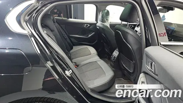 BMW 1 Series 2023 — Şəkil 25/33