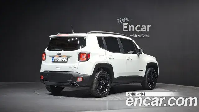 Jeep Renegade 2022 — Photo 28/31