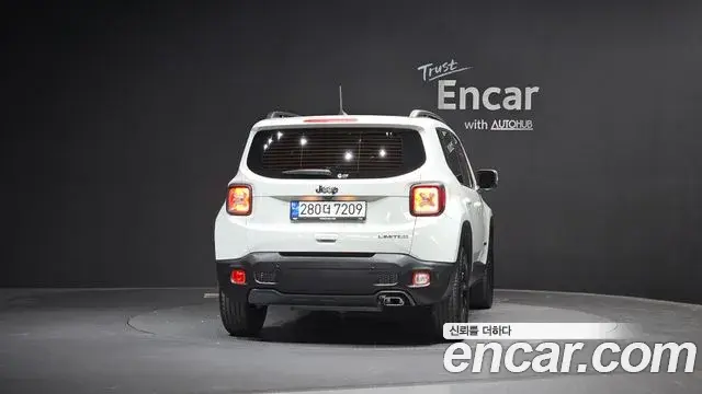 Jeep Renegade 2022 — Photo 15/31