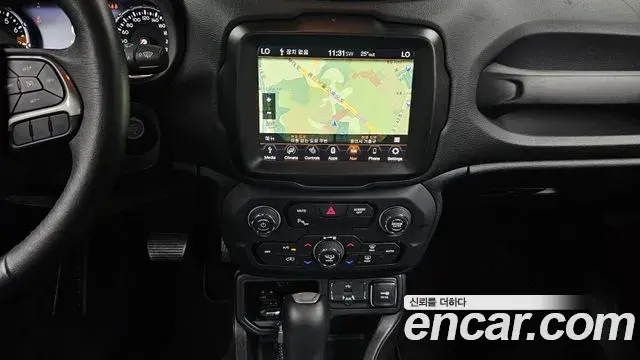 Jeep Renegade 2022 — Photo 17/31