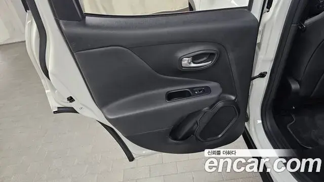 Jeep Renegade 2022 — Photo 14/31