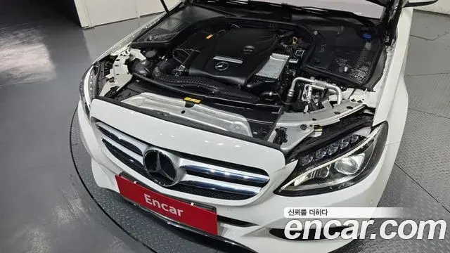 Mercedes-Benz C-Class 2018 — Фото 6/20