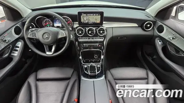 Mercedes-Benz C-Class 2018 — Фото 7/20
