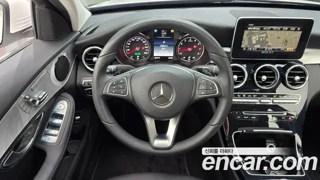 Mercedes-Benz C-Class 2018 — Фото 13/20