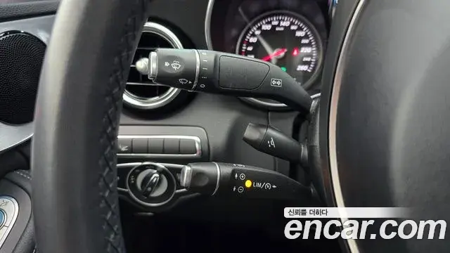 Mercedes-Benz C-Class 2018 — Фото 19/20