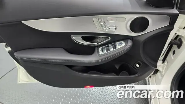 Mercedes-Benz C-Class 2018 — Photo 15/30