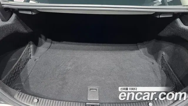 Mercedes-Benz C-Class 2018 — Photo 2/30