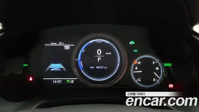 Lexus RX450h 2021 — ფოტო 7/33