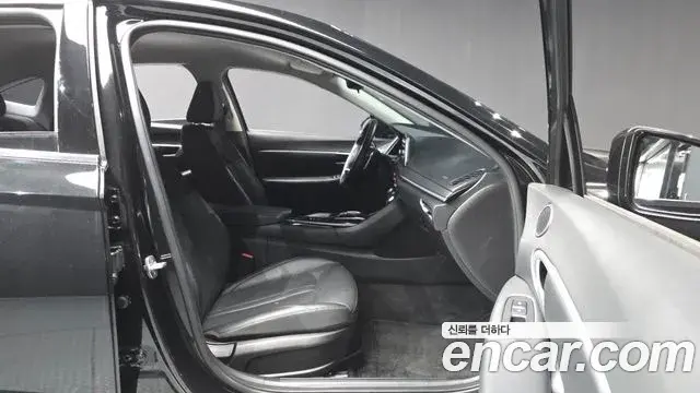 Hyundai Sonata Hybrid 2021 — Şəkil 12/20