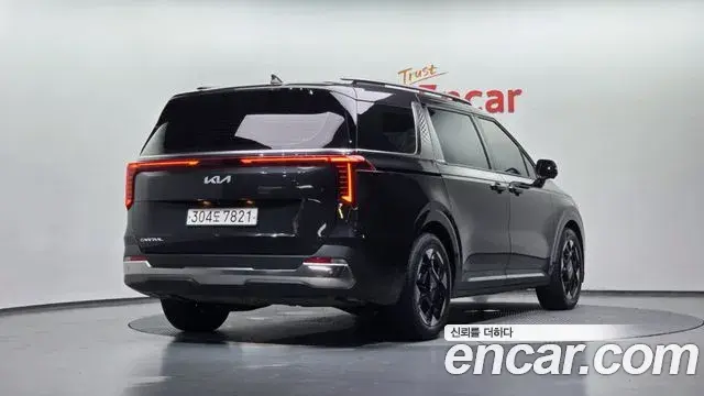 Kia Carnival 2023 — Фото 2/20