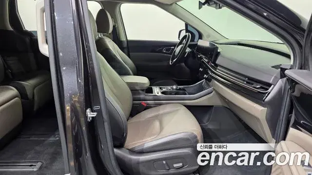Kia Carnival 2023 — Фото 11/20
