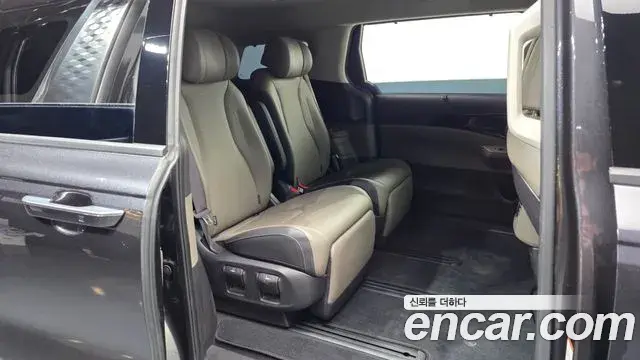 Kia Carnival 2023 — Фото 12/20