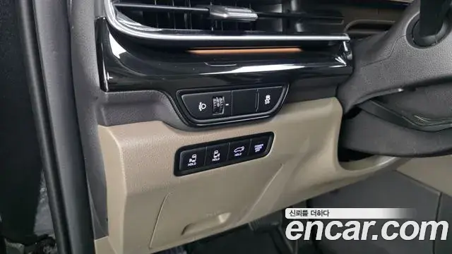 Kia Carnival 2023 — Фото 17/20