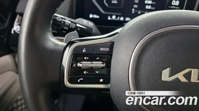 Kia Carnival 2023 — ფოტო 36/36