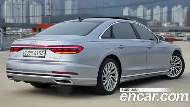 Audi A8 2020 — Şəkil 13/20
