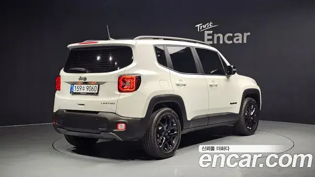 Jeep Renegade 2023 — ფოტო 6/31