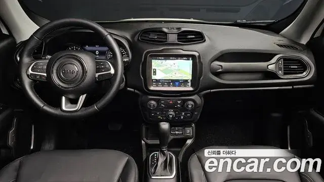 Jeep Renegade 2023 — ფოტო 16/31