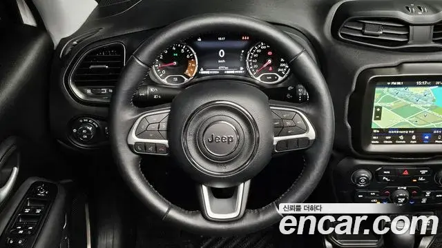 Jeep Renegade 2023 — ფოტო 29/31