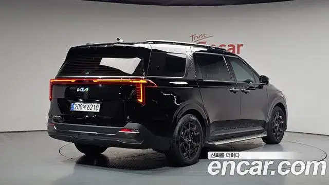 Kia Carnival 2023 — Şəkil 8/20