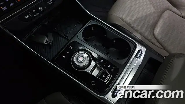 Kia Carnival 2023 — Şəkil 7/20