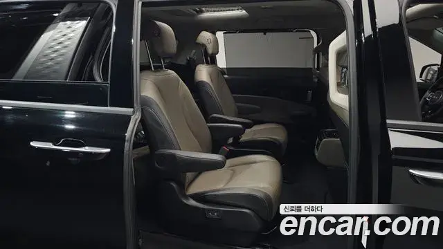 Kia Carnival 2023 — Şəkil 10/20