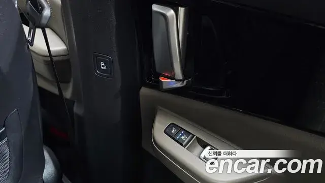 Kia Carnival 2023 — Şəkil 17/20