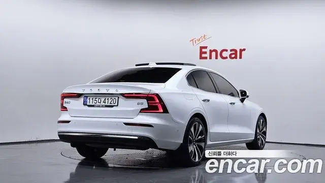 Volvo S60 2023 — Şəkil 30/38