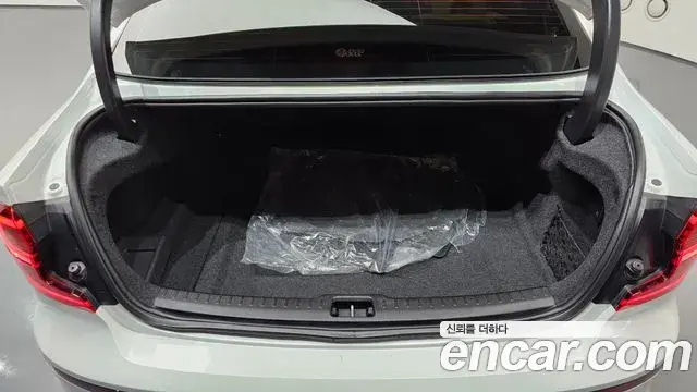 Volvo S60 2023 — Şəkil 24/38