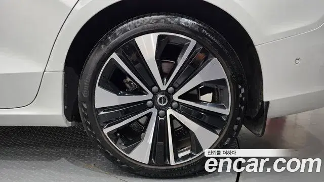 Volvo S60 2023 — Şəkil 8/38