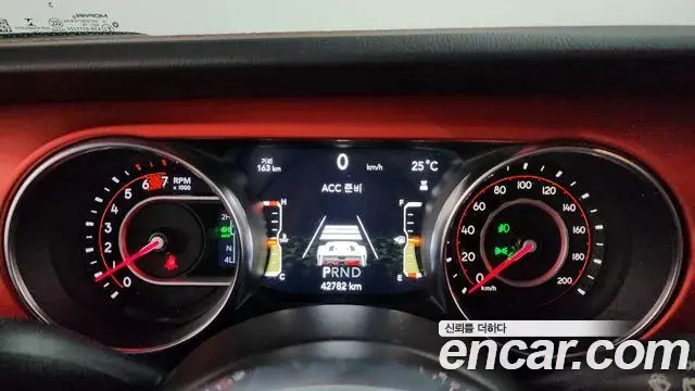 Jeep Wrangler 2019 — Şəkil 30/33