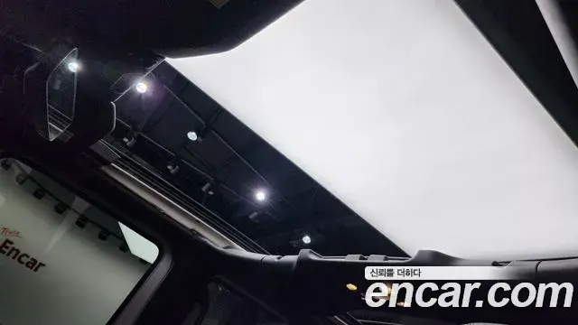 Jeep Wrangler 2019 — Şəkil 28/33